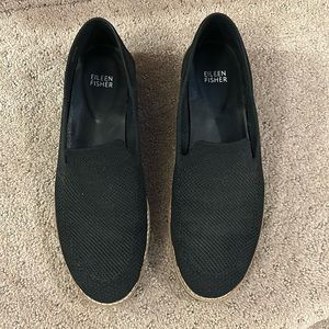 Eileen Fisher light weight black flats